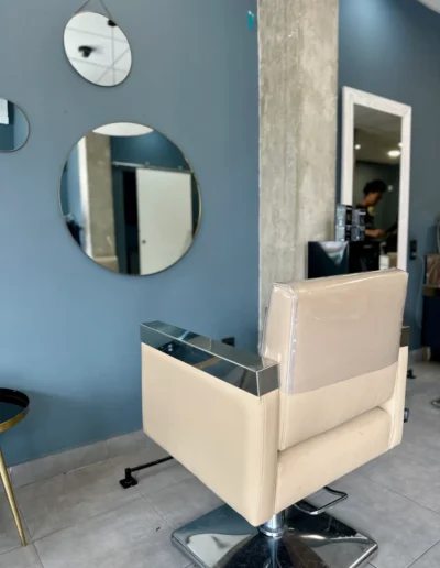 Sillón de peluquería beige